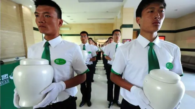 Mỗi năm có khoảng 5 triệu trường hợp qua đời được đưa đi hỏa táng ở Trung Quốc