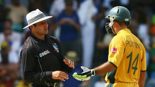 علیم ڈار 99 ٹیسٹ میچوں کے علاوہ 178 ایک روزہ میچوں اور 35 ٹی 20 میچوں میں بھی امپائرنگ کر چکے ہیں