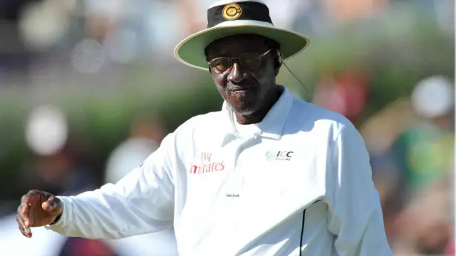 ویسٹ انڈیز سے تعلق رکھنےوالے سٹیو بکنر نے سب سے زیادہ 128 میچوں میں امپائرنگ کی ہے