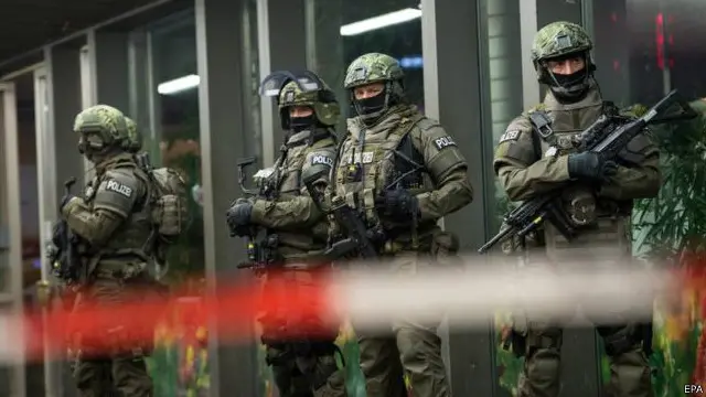 مسلح افواج نے میونخ کے ریلوے سٹیشن کو گھیرے میں لے لیا 