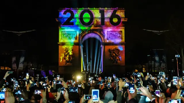 Màn trình diễn video tại Paris, Pháp