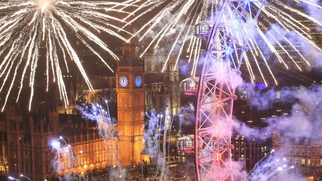 Pháo hoa mừng năm 2016 tại London