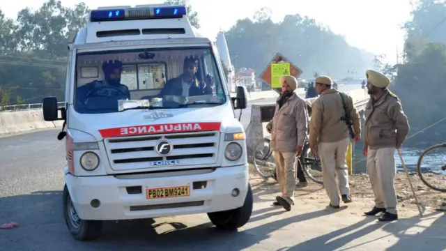 بھارتی حکام کا کہنا ہے کہ حملہ آوروں کے خلاف کارروائی جاری ہے۔