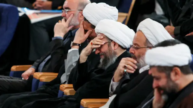 مقامهای ایران، از جمله صادق لاریجانی، رئیس قوه قضائیه، اعدام شیخ نمر را محکوم کردهاند