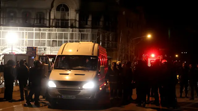 सऊदी दूतावास के बाहर विरोध