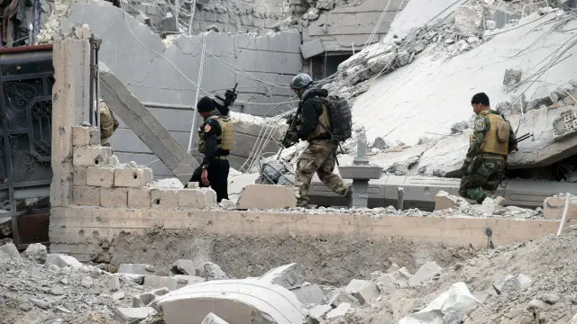 تقول القوات الحكومية العراقية إنها تتخلص تدريجيا من مسلحي التنظيم الذين لا يزالوا داخل الرمادي.