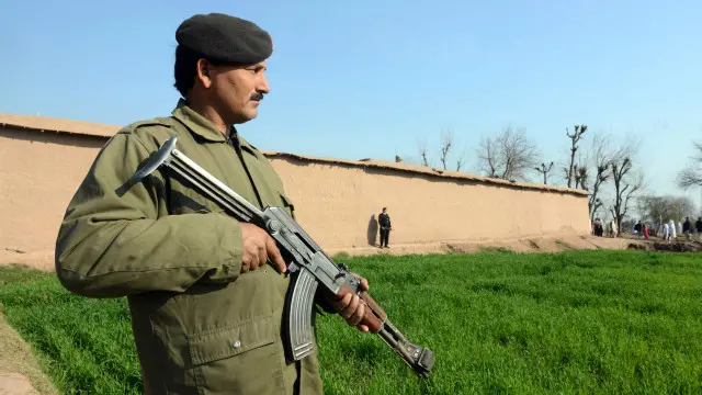 پولیس کے مطابق ایک ہفتہ قبل گاؤں میں کلثوم نامی ایک خاتون کی ہلاکت کی اطلاع ملی تھی