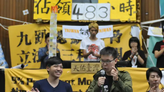 太陽花運動佔領立法院的學生領袖陳為廷（圖左）與林飛帆（圖右）。