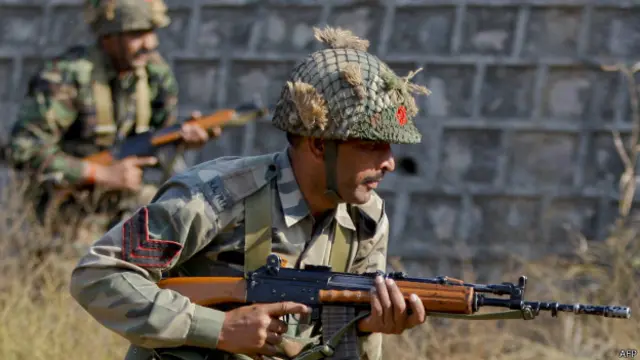 पठानकोट हमले के दौरान सुरक्षा कर्मी