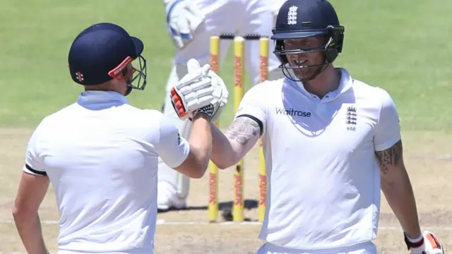 بین سٹوکس اور جونی بیرسٹو کے درمیان پانچویں وکٹ کے لیے 399 رنز کی شراکت ہوئی