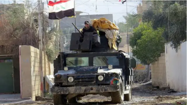 रमादी में मौजूद इराक़ी सेना