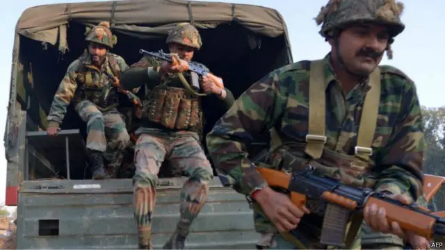 印度军队仍然在清剿袭击空军基地的武装分子