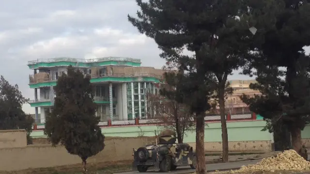 بھارتی سفیر امر سنہا نے بھارتی خبررساں ادارے پی ٹی آئی کو بتایا کہ قونصل خانے کے تمام اہلکار محفوظ ہیں