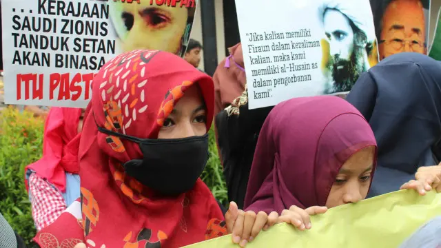 Demo di depan kedubes Arab Saudi di Jakarta.