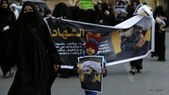 بحرينيون يتظاهرون احتجاجا على إعدام نمر النمر