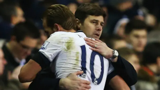 El técnico argentino está siendo elogiado en Inglaterra por su aporte a la selección que entrena Roy Hodgson.