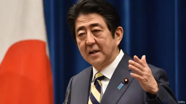 安倍政府于2014年7月做出内阁决议，通过修改宪法解释部分解禁了历代内阁所禁止的集体自卫权。（资料图片）