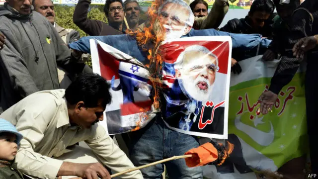 कश्मीर मोदी विरोध