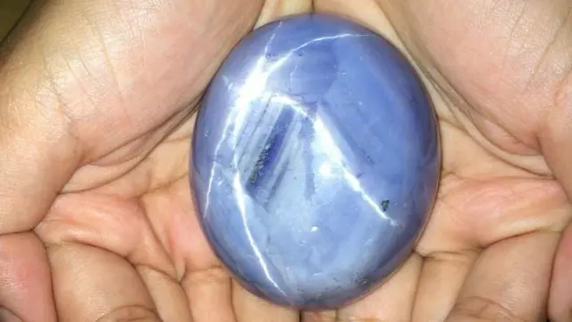 اس کے مالک نے اس پتھر کو ’سٹار آف ایڈم‘ کا نام دیا ہے