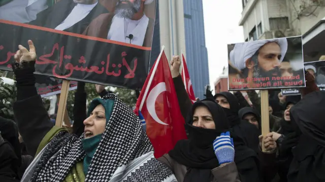 Người Hồi giáo Thổ Nhĩ Kỳ theo dòng Shia ở Istanbul biểu tình phản đối việc xử tử giáo sỹ Sheikh Nimr al-Nimr