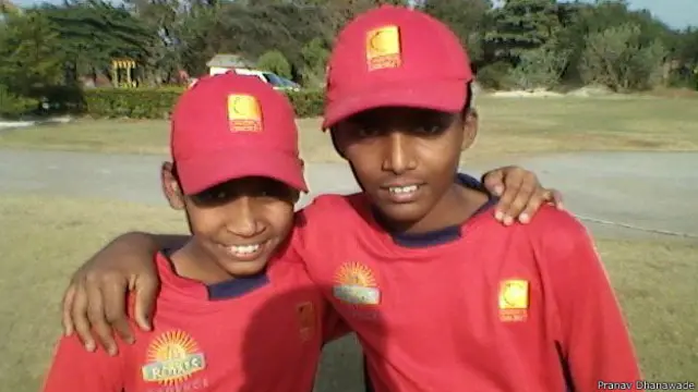 प्रणव धनवड़े.