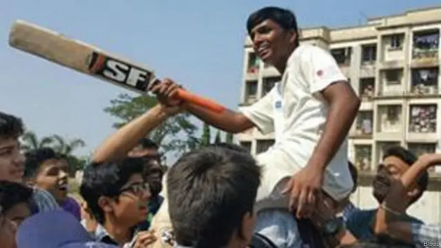 विश्व रिकॉर्ड बनाने के बाद प्रणव धनवड़े.