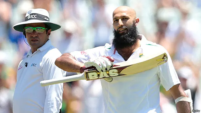 ہاشم آملہ نے پہلی اننگز میں 109 جبکہ دوسری اننگز میں 96 رنز بنائے