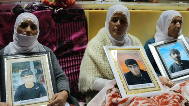 Diyarbakırlı aileler çocuklarının cenazelerini bütün girişimlere rağmen alamadıklarını söylüyor