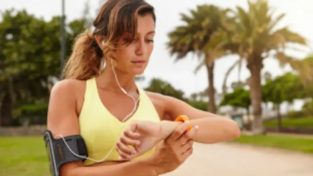 Los dispositivos tecnológicos son una herramienta que ya forman parte de la rutina diaria de las personas que hacen ejercicio.