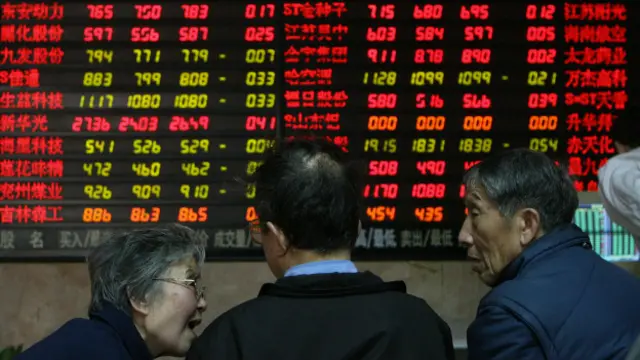 Şangay Borsası'nda iki gün üst üste sert düşüşler yüzünden işlemlere ara verildi.