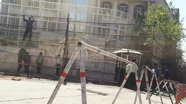 سفارت عربستان سعودی در تهران پس از حمله مهاجمان 