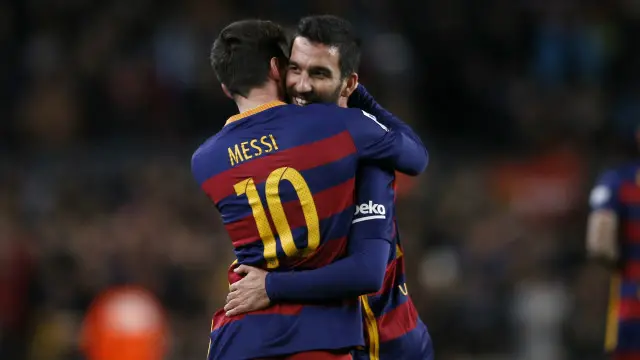 Arda Turan direkrut FC Barcelona pada pertengahan 2015, namun baru bisa bermain saat jendela transfer saat ini dibuka.