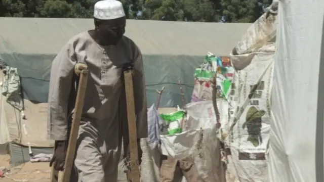 55 سالہ سابق بزنس مین مائی مُٹی دیگر ہزاروں افراد کے ساتھ اس وقت بھاگے جب سنہ 2014 میں بوکو حرام کے شدت پسندوں نے ان کے قصبے باما پر حملہ کیا