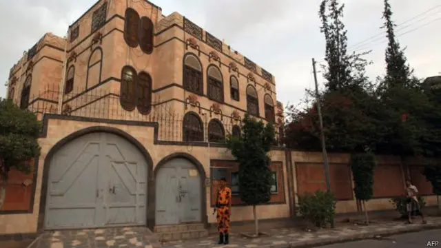 Yemen'in başkenti Sana'daki İran Büyükelçiliği (Arşiv)