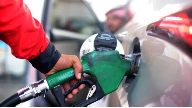 سعودی عرب میں مقامی صارفین کے لیے تیل کی قیمتوں میں چالیس فیصد اضافہ کیا گیا ہے