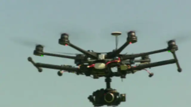 Drones တွေကို ကစားစရာ အဖြစ် အသုံးပြုသလို ဓါတ်ပုံရိုက်ဖို့နဲ့ ဗီဒီယို ရိုက်ဖို့အတွက်လည်း အသုံးပြုကြ