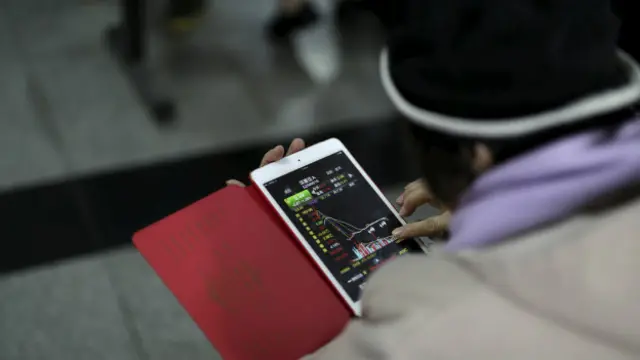 中國股市新年開局不利,波及全球。