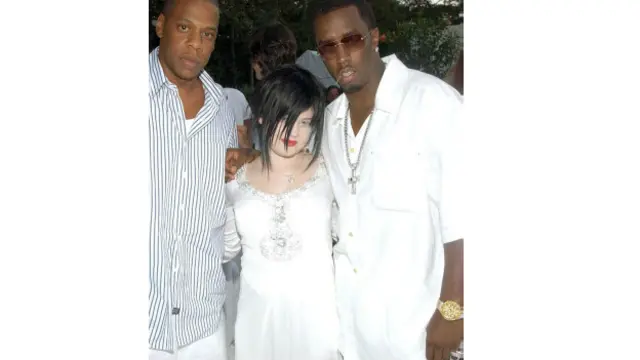 P Diddy pernah mengadakan “white parties” di rumahnya di East Hampton, New York, menyamakan dirinya dengan The Great Gatsby – Jay-Z memproduseri versi film yang disutradarai oleh Baz Luhrmann.