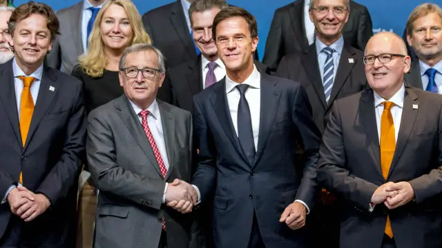 Рютте в центрі уваги