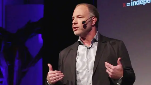 'Se você acredita em democracia, em direitos humanos, então você é a favor do feminismo e da igualdade de gênero', afirma Jackson Katz