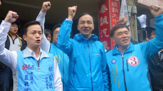 国民党总统候选人朱立伦与郝龙斌上午在基隆进行车队拜票