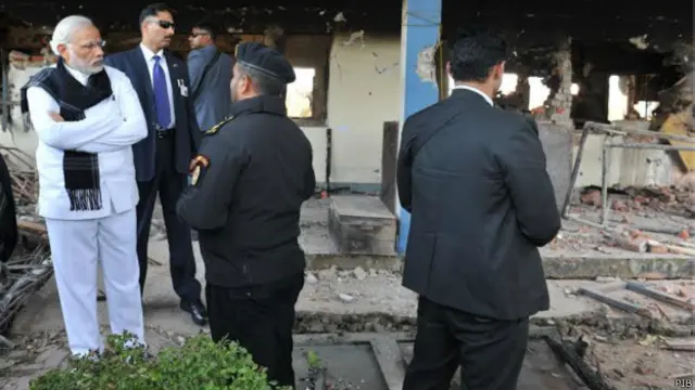 पठानकोट में मोदी