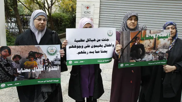 أفادت تقارير بأن أهل البلدة يموتون جوعا