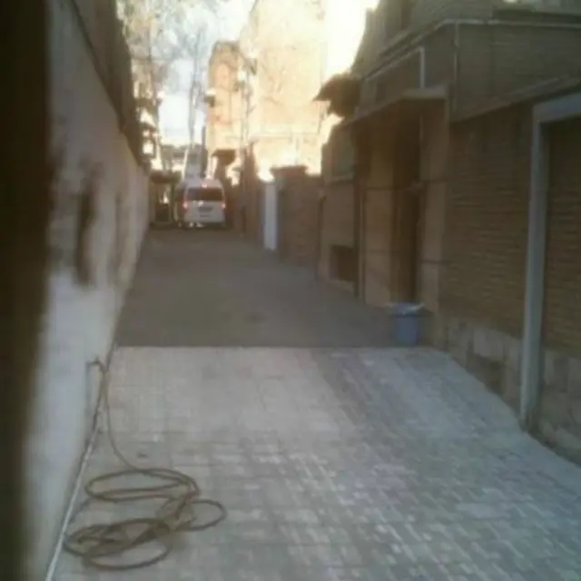 ۲۵ بهمن ماه، ون نیرو انتظامی در مقابل کوچه اختر