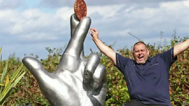 فاز شون لويد بـ 1.8 مليون إسترليني في مسابقة اليانصيب الوطني العام الماضي