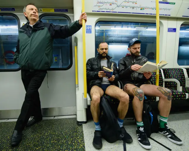 День без штанов в лондонском метро