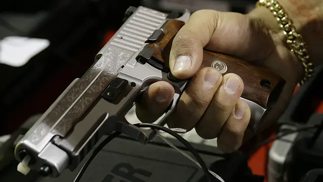 ہوائی فائرنگ کی واپس زمین کی سمت آنے والی گولیوں کی رفتار 90 اور 180 میٹر فی سیکنڈ کے درمیان ہوتی ہے جو کھوپڑی میں جان لیوا زخم پیدا کرنے کے لیے کافی ہے