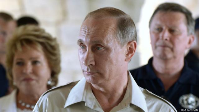 Владимир Путин во время визита в Севастополь