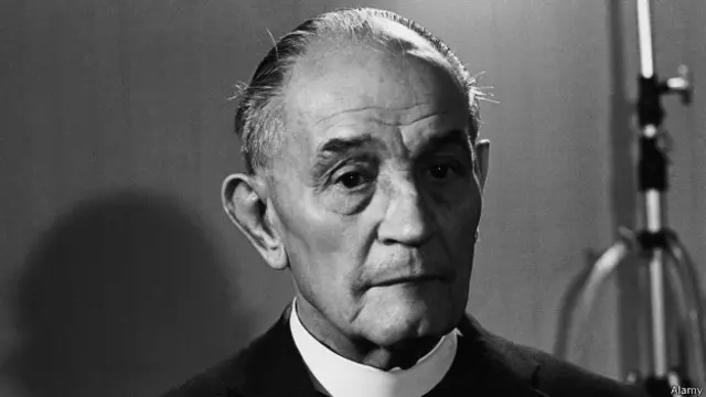 马丁·尼莫拉（Martin Niemöller）。