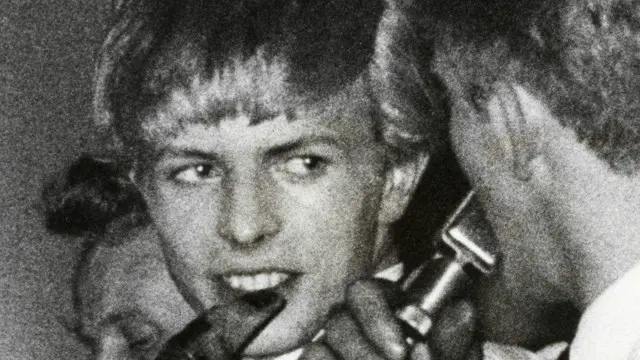 بدأ بوِي مسيرته المهنية في عالم الموسيقى مع فرقة "كونرادس" التي كانت تقدم موسيقى أكثر هدوءا، كما يتضح من هذه الصورة عام 1963